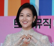 장윤정, 오늘(20일) 데뷔 25주년..'어나 더 레벨' 트로트 여제