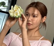 수영, 백조같은 자태…'쭉 뻗은 기럭지'