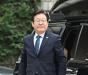 법원 도착한 민주당 이재명 대표