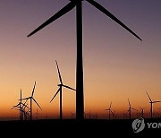 "美 인플레이션감축법, 청정에너지 제조업 투자 4배로 늘려"