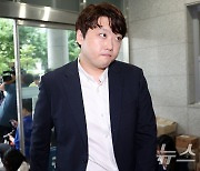 참고인 조사 출석하는 박단 비대위원장