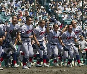 '동해바다' 교가 일본 전국에 생중계…한국계 고교, 고시엔 결승갔다