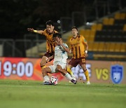 프로축구 울산, 무더위 속 코리아컵 4강 1차전 승리