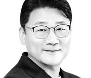 [최훈의 심리만화경] 왼쪽 얼굴을 찍어 주세요