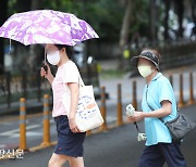 “코로나, 이달 말 정점”…위기 단계 상향 안 해