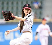 레드벨벳 아이린 ‘안정된 와인드업’ [MK포토]