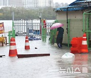 바닷물에 잠긴 소래포구