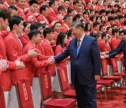 시진핑, 올림픽 선수단 만나 격려…"中 역량 보여줬다"