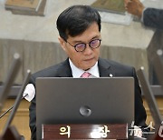 이창용 총재 '기준금지 결청 고심'