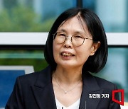 [포토] 입장 밝히는 김희영 이사장 측 변호인