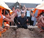 “北 수재민 텐트촌 ‘자강도’까지 퍼져…강변 마을마다 천막 단지”