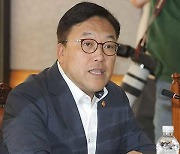 금융위원장 “티메프 사태 계기 전자상거래 안전성 확보 방안 마련할 것”