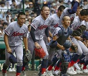 "동해바다" 한국어 교가, 일본 고교생이 제창…한일우호의 장 '고시엔'