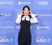 [2024 뉴시스 한류엑스포] 포즈 취하는 김혜윤