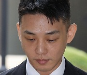 ‘유아인 프로포폴 투여’ 의사 벌금 4000만원… 法 “초범·반성, 징역형은 가혹”