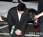 [E포토] 음주운전에 고개 숙인 BTS 슈가