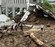 epaselect THAILAND FLOODS LANDSLIDE