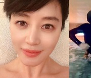 김혜수, 몸매 비결?…쫄쫄이 입고 물 속에서 뭐하나 봤더니