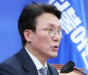 김민석, '계엄령 준비 의혹' 근거에 "종합적 판단 결과, 상황따라 말씀드릴 것"