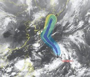 '초속 47m 돌풍' 몰고 오는 태풍 산산.. 덩치 키워 日 관통할 듯