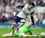 ‘손흥민 1호골’ 토트넘, 자멸한 에버턴에 전반 2-0 리드(진행중)