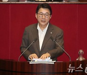 與 "민주당식 '독도 지우기' 괴담, 일본 원하는 것…정쟁화 멈춰라"