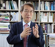 "50살 경제학원론, 사부곡 심정으로 개정"