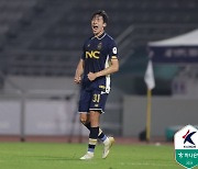 K리그2 서울 이랜드, 수원 2-0 격파…11경기 무패 저지