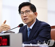 김문수 "일제 강점기 우리 국적은 일본"… 野 "사퇴하라" 결국 파행