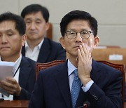 김문수 “박근혜 탄핵은 잘못…그분이 뇌물죄면 나도 뇌물죄” 野 사퇴 요구 거부