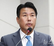 野 "친일파 밀정이냐, 뉴라이트냐"…대통령실 '중일마' 공세