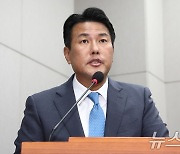 김태효 "뉴라이트는 혁신적이고 깨끗한 우파…정치권서 변질·악용"