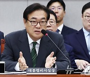 독립기념관장 임명 관련 답변하는 정진석 비서실장