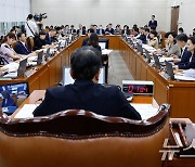 간호법 처리 막판 협의 나선 여야…내일 본회의 통과 가능성