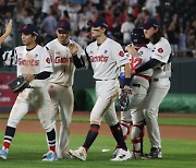 윤동희-정보근이 뒤집었다…7회까지 뒤지던 롯데, 한화 3-1 제압