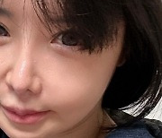 박봄, 화장 지우니 데뷔 비주얼 그대로‥2NE1 컴백 준비완료