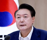 윤대통령 "전 정부 국가 빚 400조원 늘려…지출 효율성 강화"