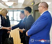 러시아 연해주 교육 대표단 평양 도착