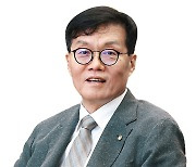 “SKY 교수들이 결단만 해주시면 된다” 한은 총재의 제안