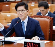 Former Gyeonggi Gov. Kim Moon-soo appointed as Yoon's labor minister