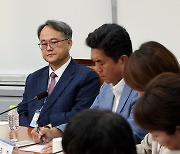 민주당 의료대란대책특위 참석한 주영수 국립중앙의료원장