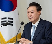 윤대통령 "의료개혁 멈춤 없이…연금 지급 보장 명문화"