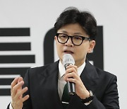 의료대란 놓고 ‘尹·韓갈등’ 재점화…韓 편든 이재명 “의대 증원 유예 불가피”