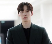 '로코킹' 2PM 준호, 스타랭킹 男아이돌 2위..K팝도 휘어잡았다