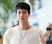 방탄소년단 진, 스타랭킹 男아이돌 3위..굳건한 인기