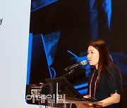 [포토]STO 써밋 찾은 지니 리 파이어블록스 세일즈디렉터