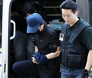 영장심사 출석하는 법정 흉기 피습 피의자