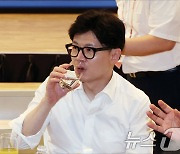 중재안 퇴짜맞은 한동훈, 면박 준 친윤…"툭툭 던져선 해결 안 돼"