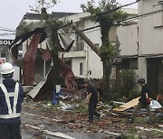 최강 태풍 ‘산산’ 日 상륙, 4명 사망-실종… 225만명 대피령