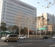 ‘소상공인 대출 720억’ 가로챈 PG업체 대표, 도주하다 잡혀 구속